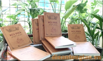 Phả ghi trên lụa của dòng họ Bùi ở Nộn Khê