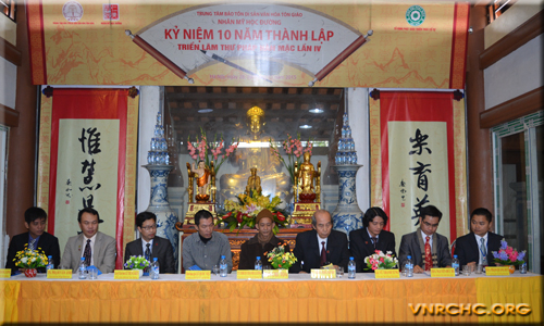 Muốn có đường, hãy cứ bước chân đi...