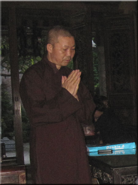 Thứ nhất tu nhà...